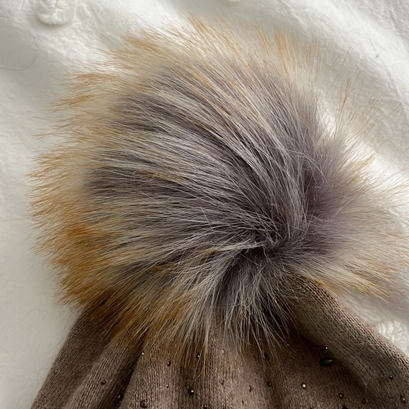 Winter hat - Picture 4 of 4